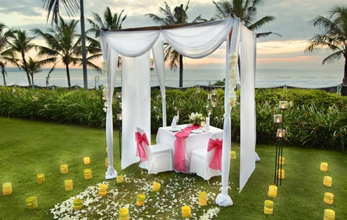 ROMANTIC DINNER Surprise and pamper your soul mate with an intimate dinning experience in our ocean front or tropical garden pavilion gazebo. Experience truly