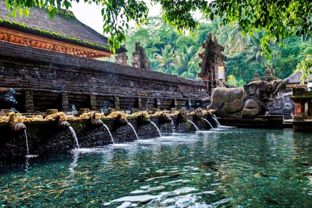 pura-tirta-empul