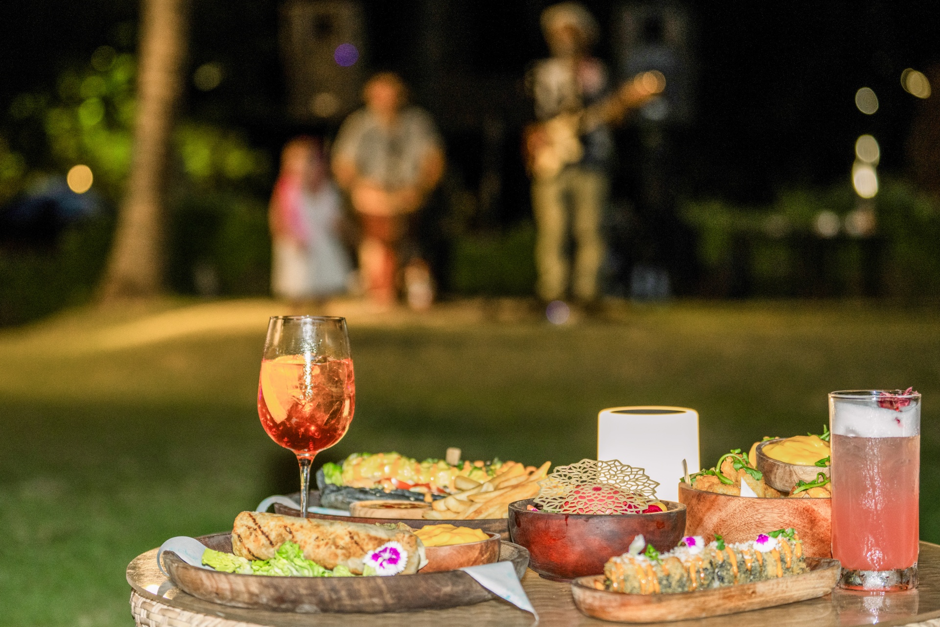 Laid Back Dining Under the Stars (1)
